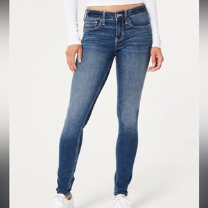 Hollister Women’s Size 5 short skinny blue jeans denim  jeans pants dark wash
